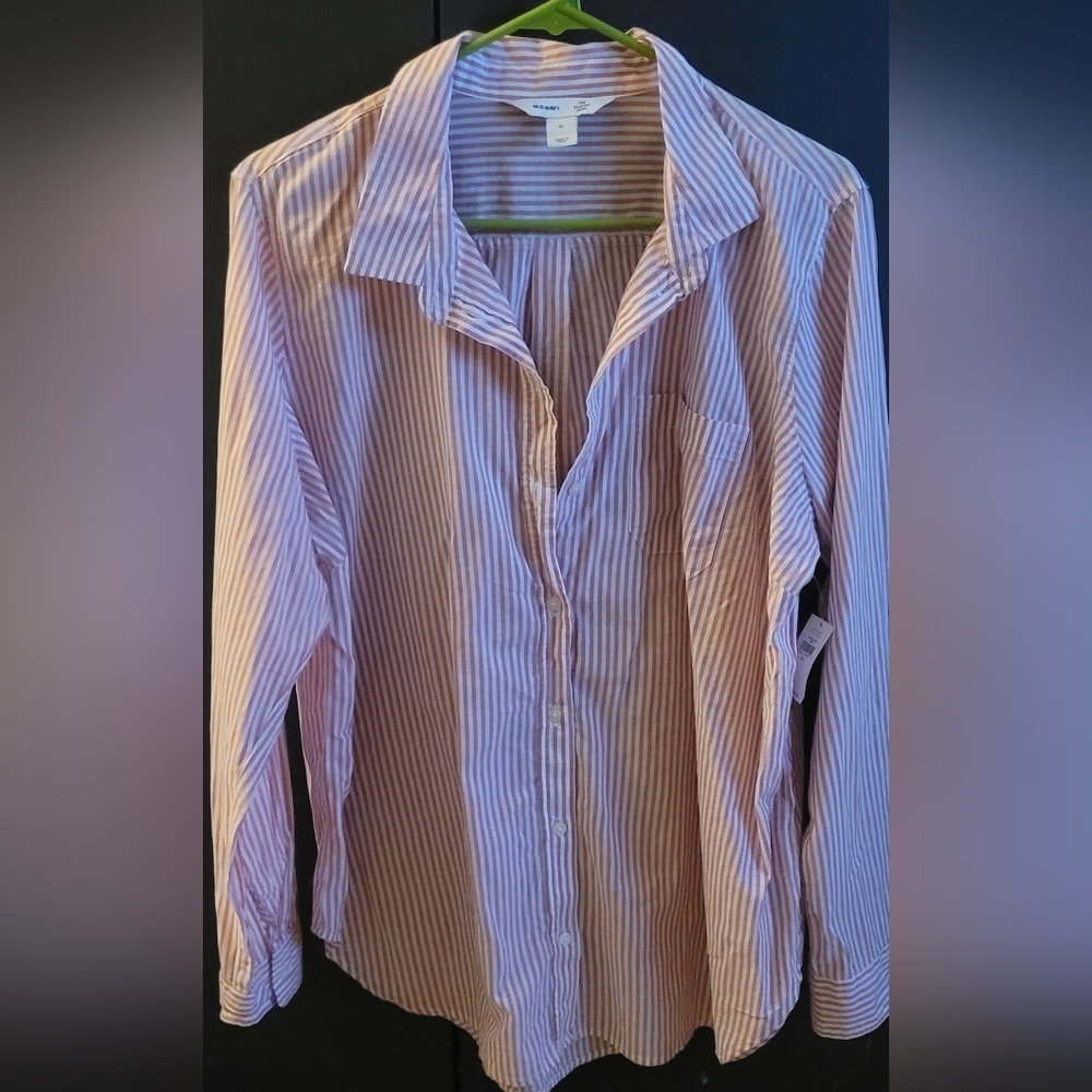 •°OLD NAVY XL PINK AND WHITE STRIPED BUTTON DOWN SHIRT°•